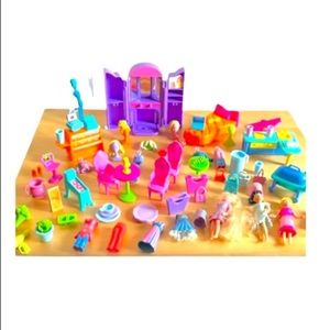 Polly Pocket Assorted Dolls Clothes and Furniture Bundle